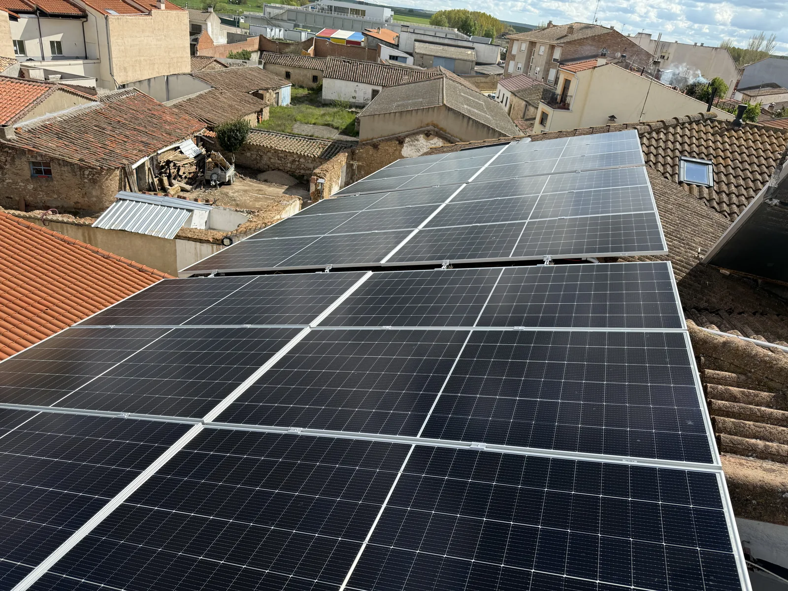 Detalle de módulos fotovoltaicos instalados